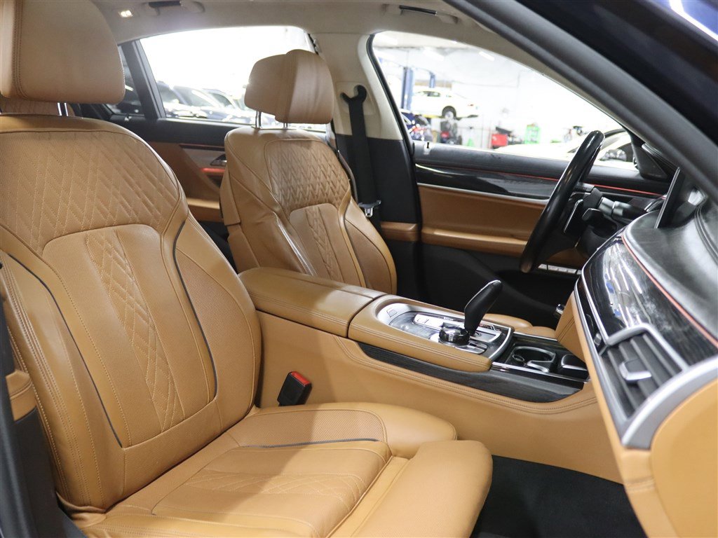 Used 2018 BMW 750Li xDrive w/ Executive Package AWD/4WD image 14