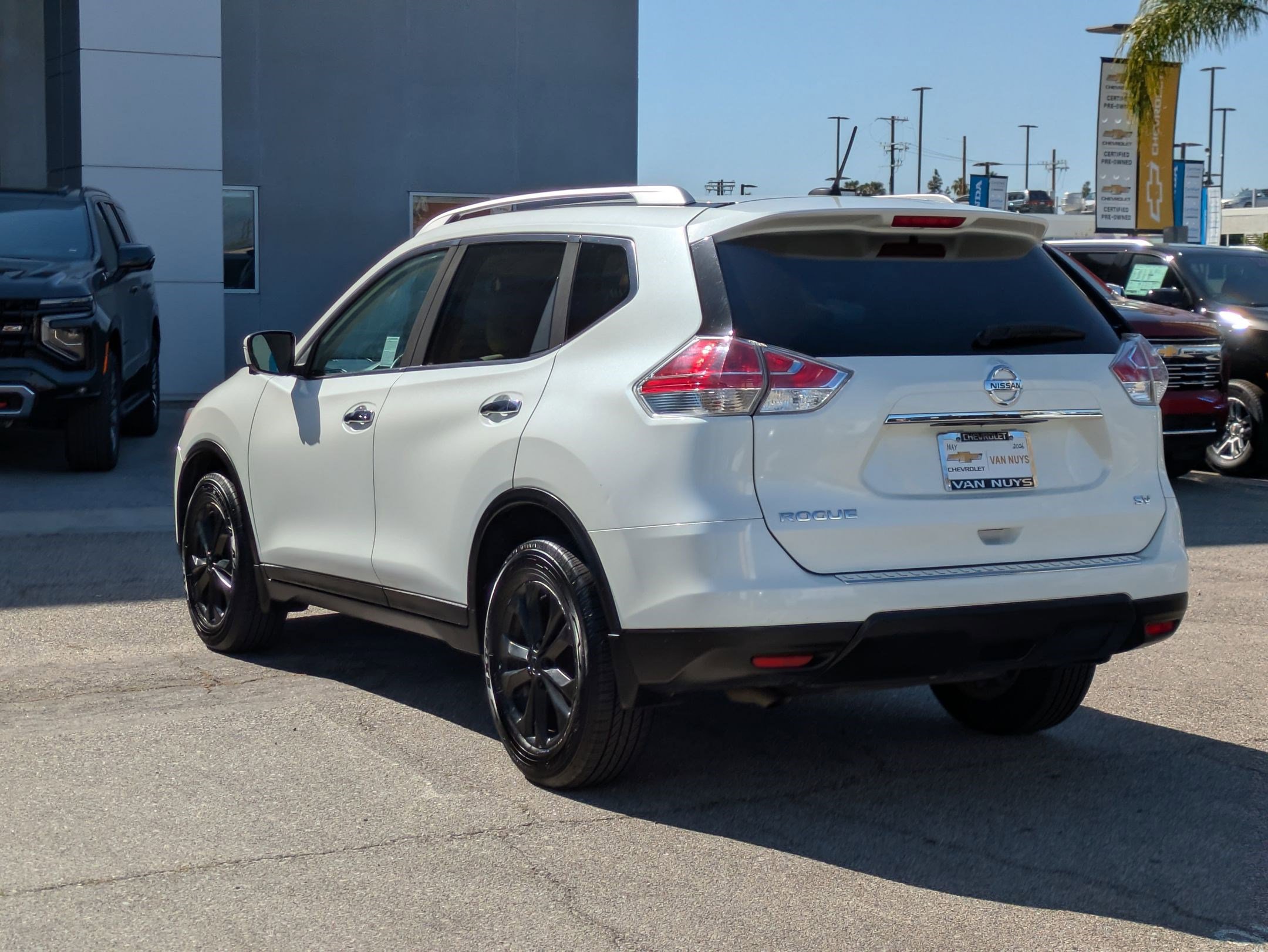 Used 2016 Nissan Rogue SV w/ SV Premium Package image 7