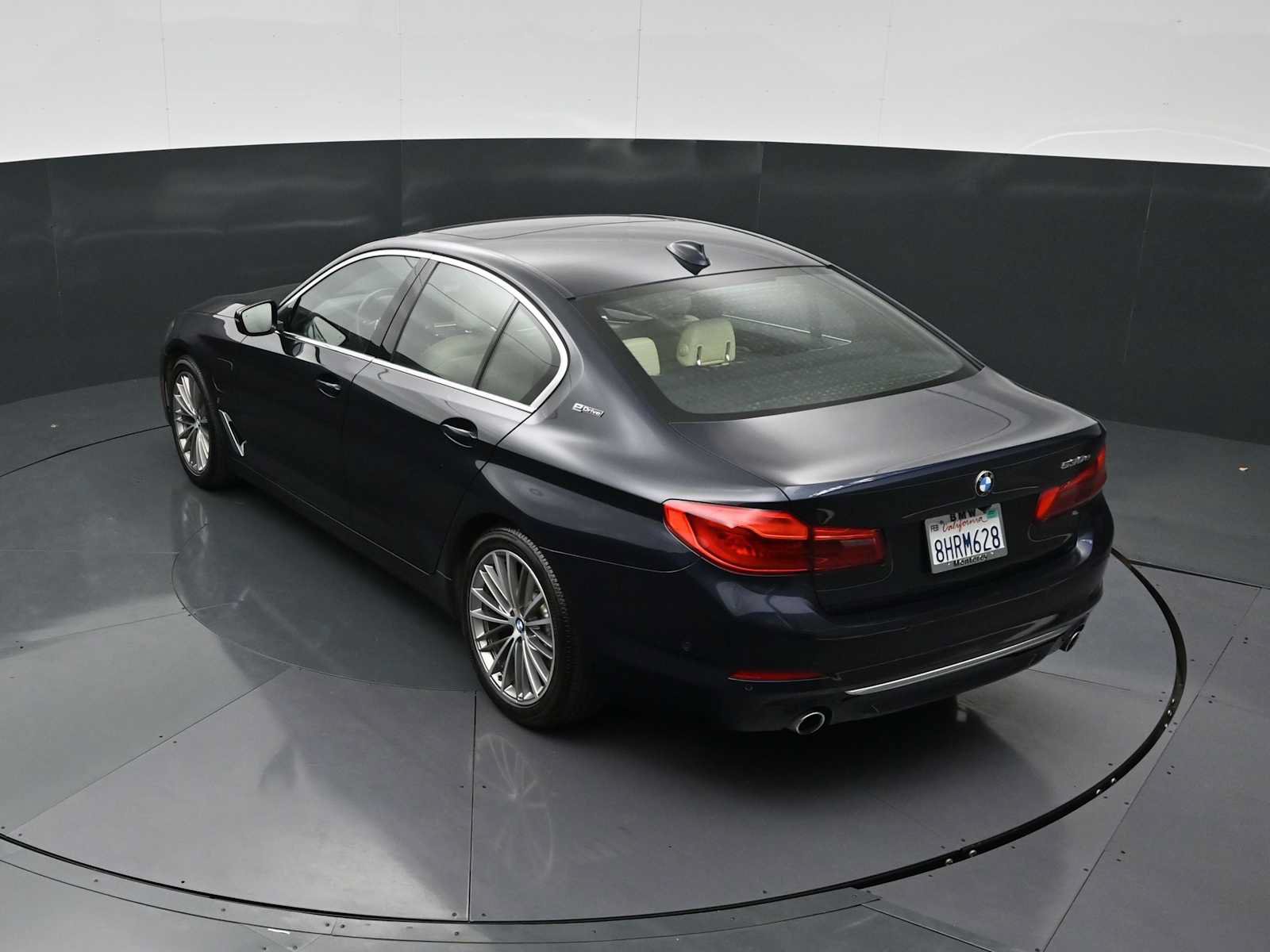Used 2019 BMW 530e w/ Luxury Package RWD image 23