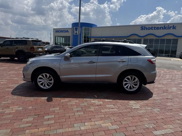 Used 2017 Acura RDX w/ AcuraWatch Plus Package FWD image 33