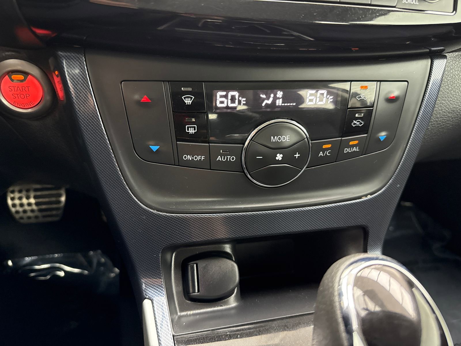 Used 2018 Nissan Sentra SR w/ SR Midnight Edition Package image 28