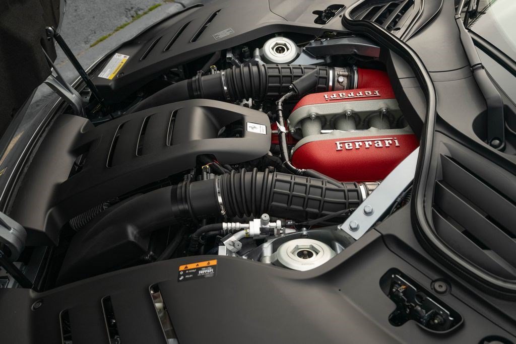 Used 2024 Ferrari Purosangue AWD/4WD image 12