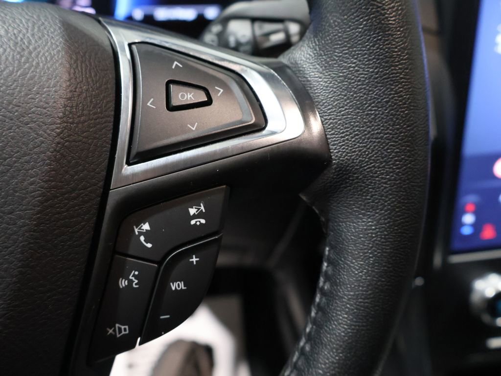 Used 2024 Ford Edge Titanium image 31