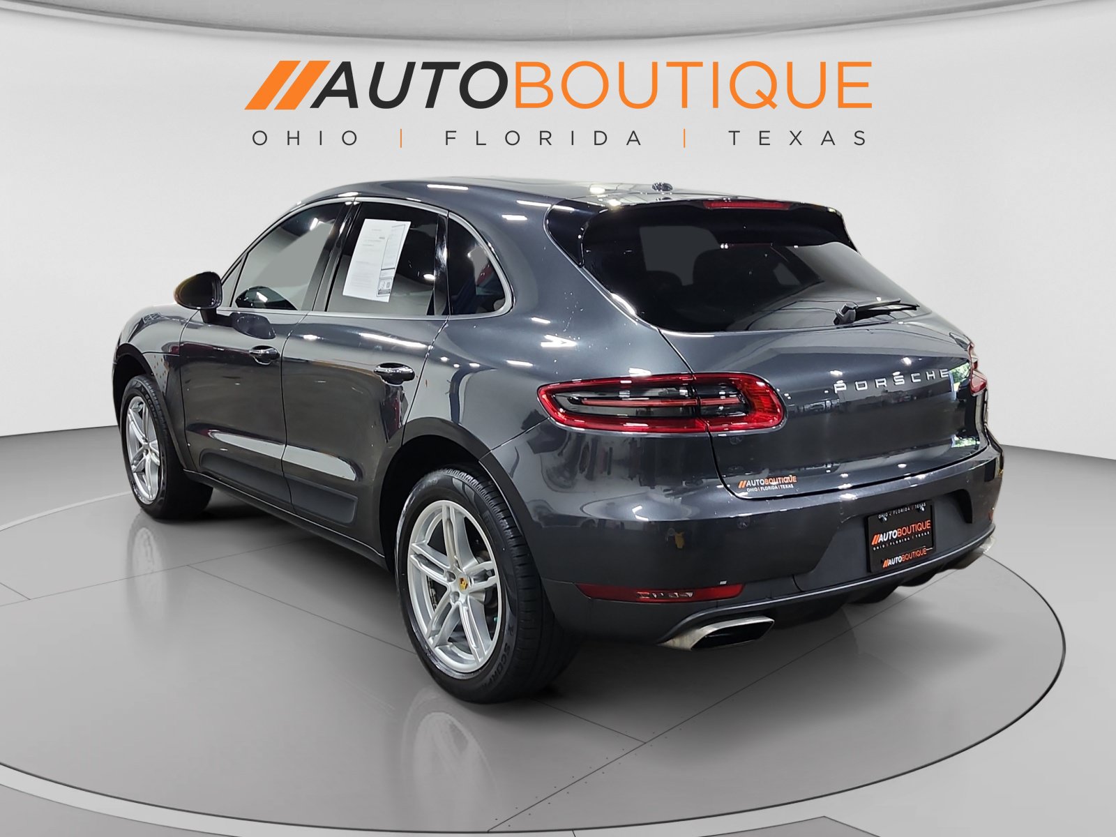 Used 2018 Porsche Macan AWD/4WD image 3