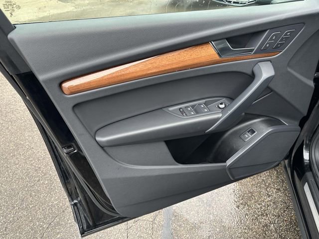 Used 2023 Audi Q5 2.0T Premium w/ Convenience Package image 19