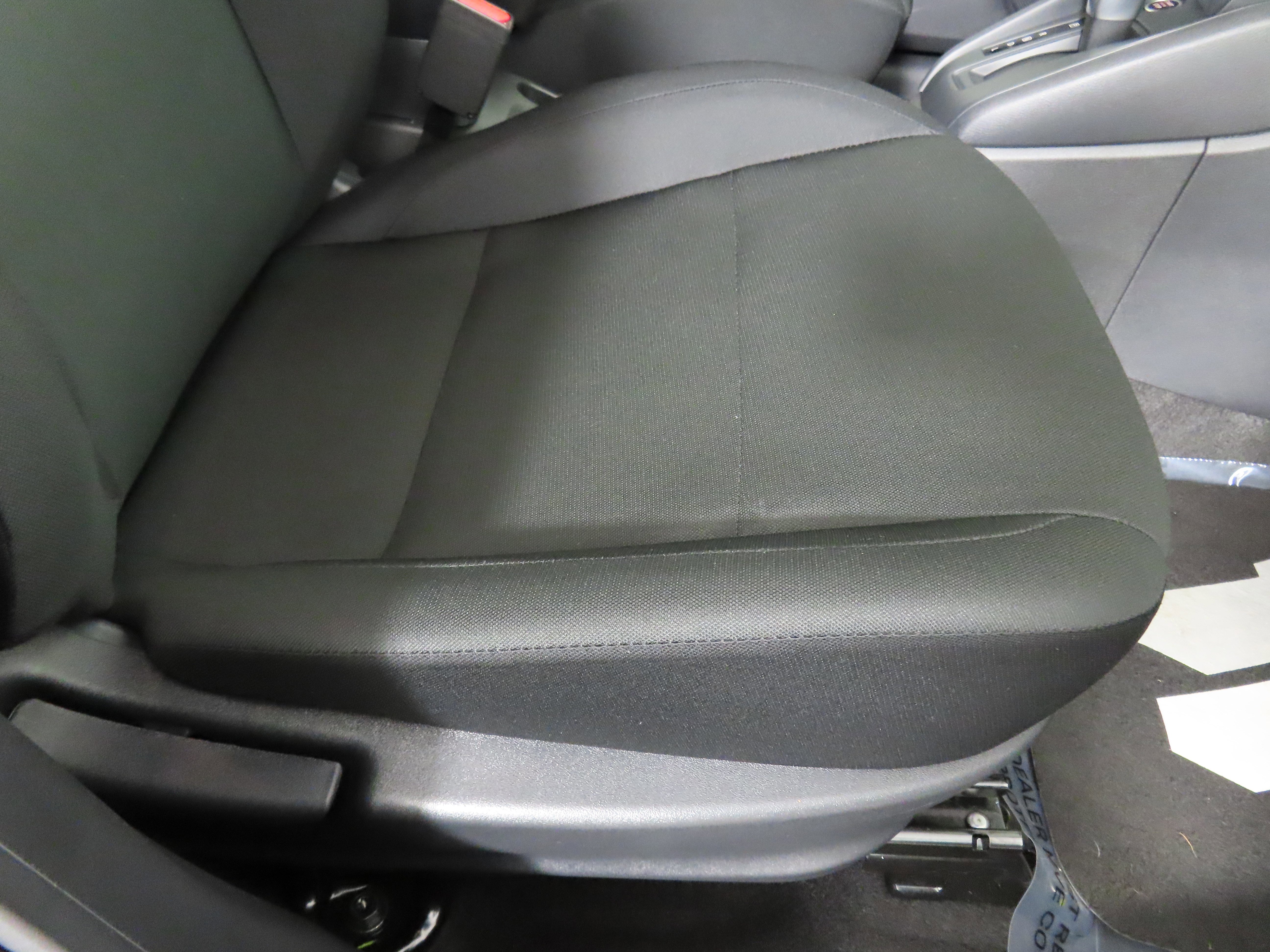 Certified 2025 Nissan Kicks Play S image 29