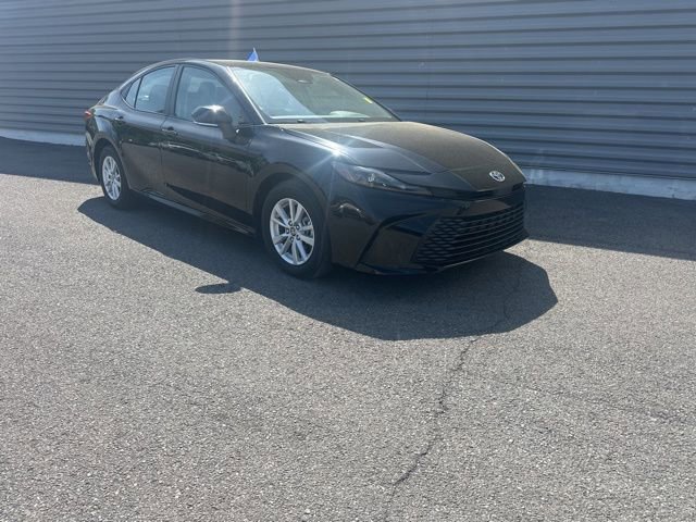 Used 2025 Toyota Camry LE FWD image 3