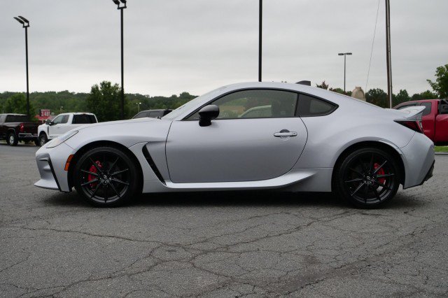 Used 2024 Toyota GR86 Premium RWD image 13