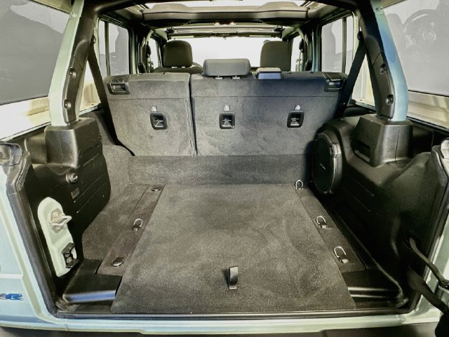 Used 2023 Jeep Wrangler Unlimited w/ Sun & Screen Package AWD/4WD image 32