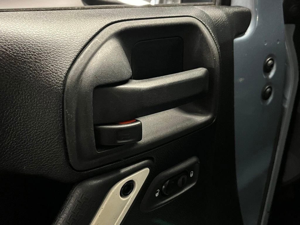 Used 2012 Jeep Wrangler Unlimited Sahara image 12