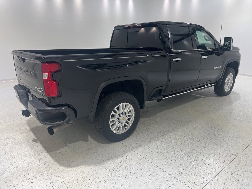 Used 2023 Chevrolet Silverado 2500 High Country w/ Technology Package image 5