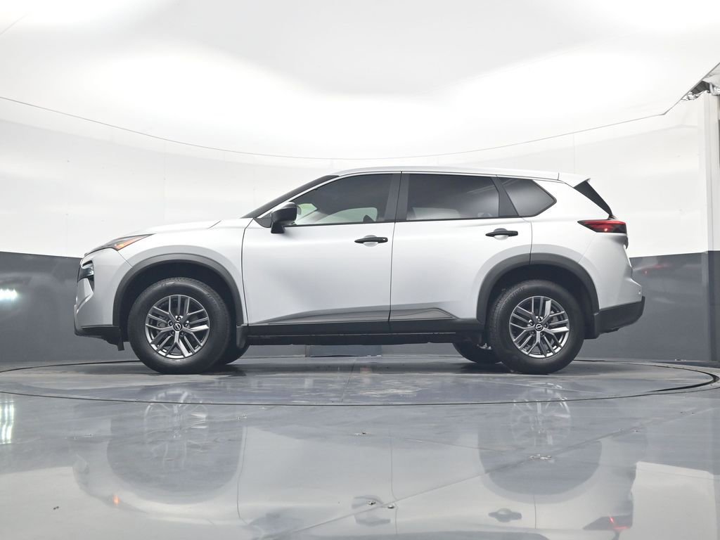 Used 2025 Nissan Rogue S FWD image 18