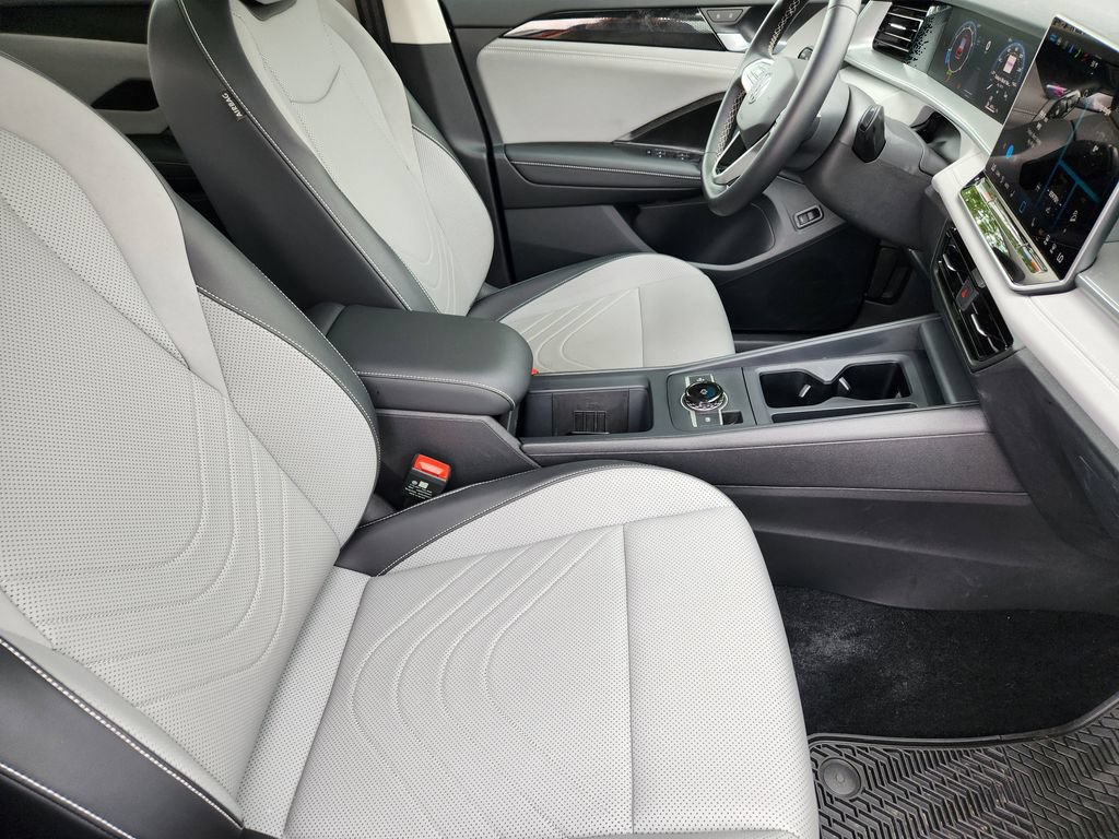 New 2025 Volkswagen Tiguan SE AWD/4WD image 4