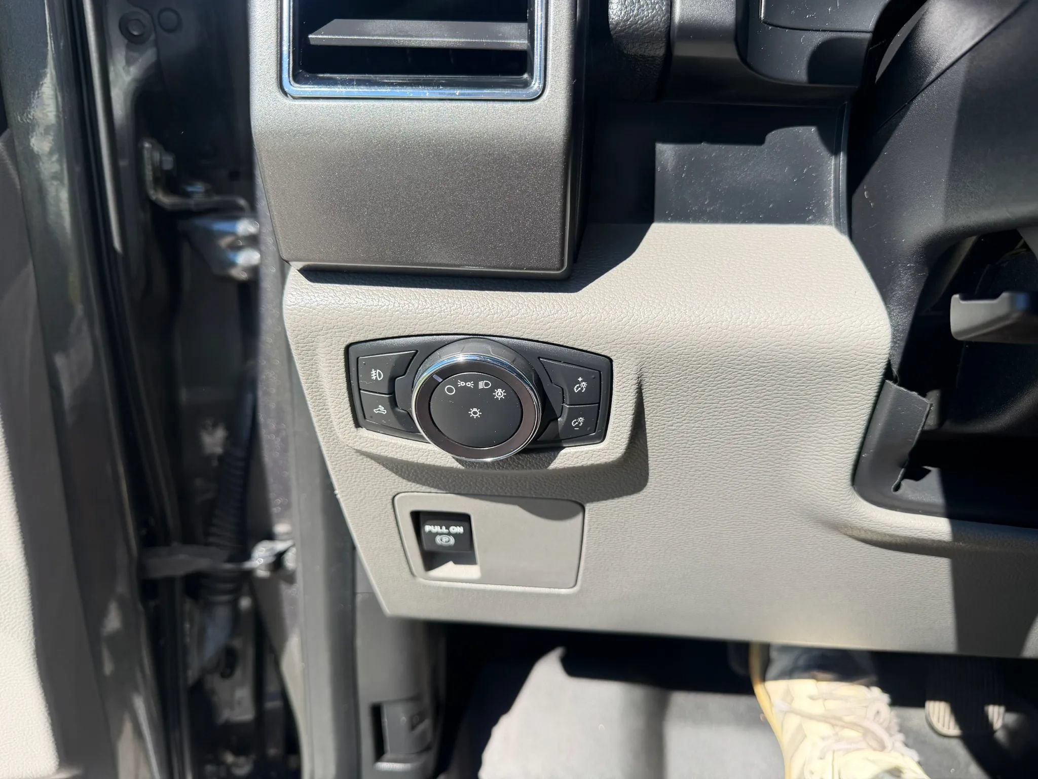 Used 2018 Ford F150 XLT RWD image 25