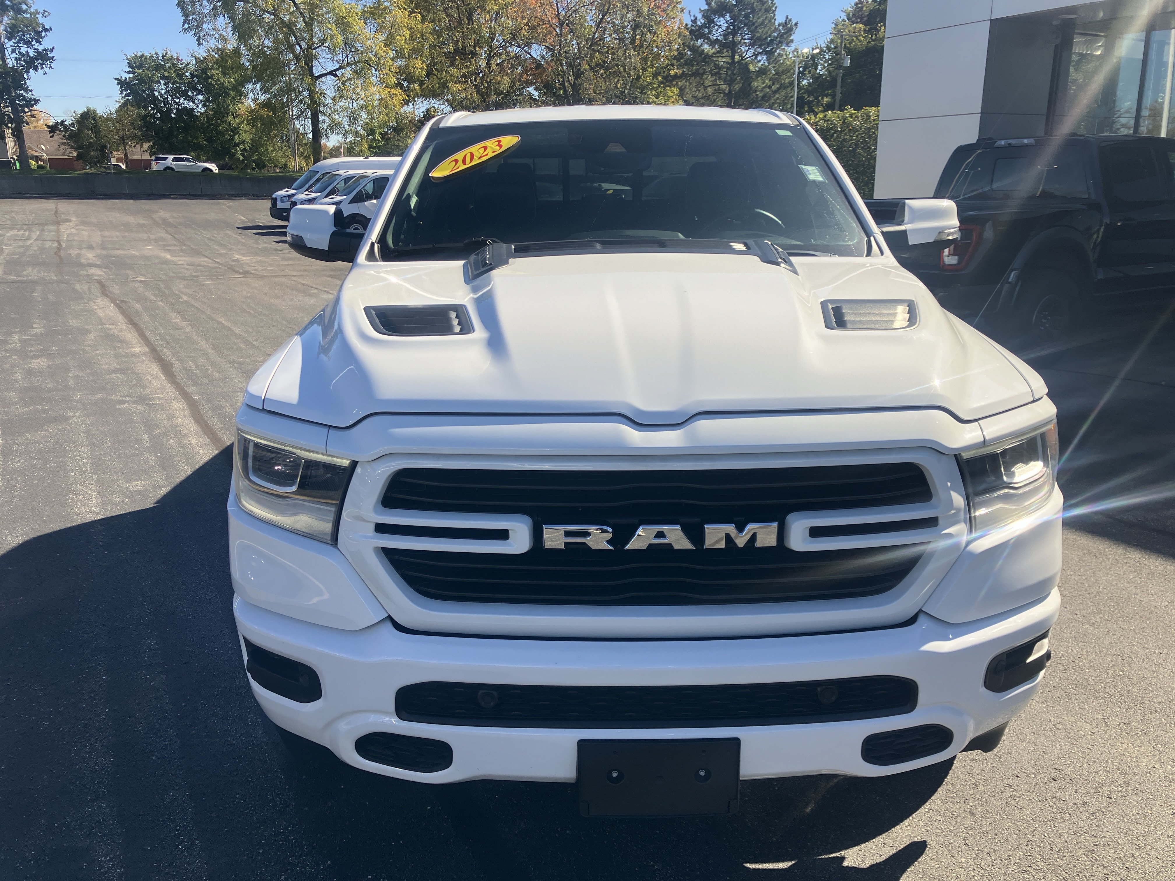 Used 2023 RAM 1500 Laramie AWD/4WD image 2