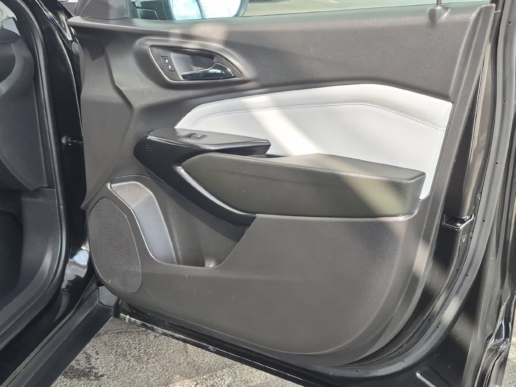 Used 2026 Chevrolet Trax LT FWD image 30