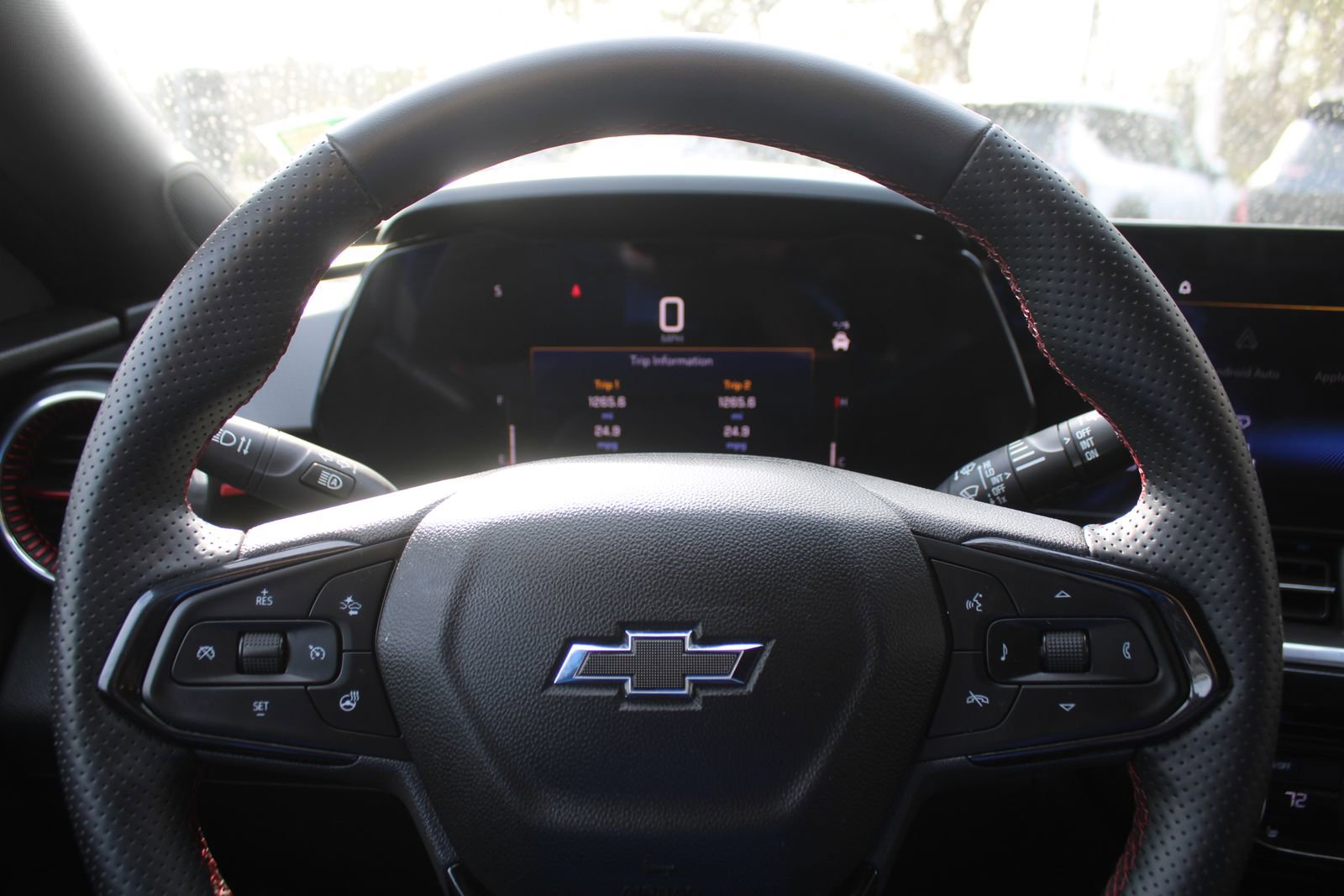 Used 2024 Chevrolet Trax RS image 25