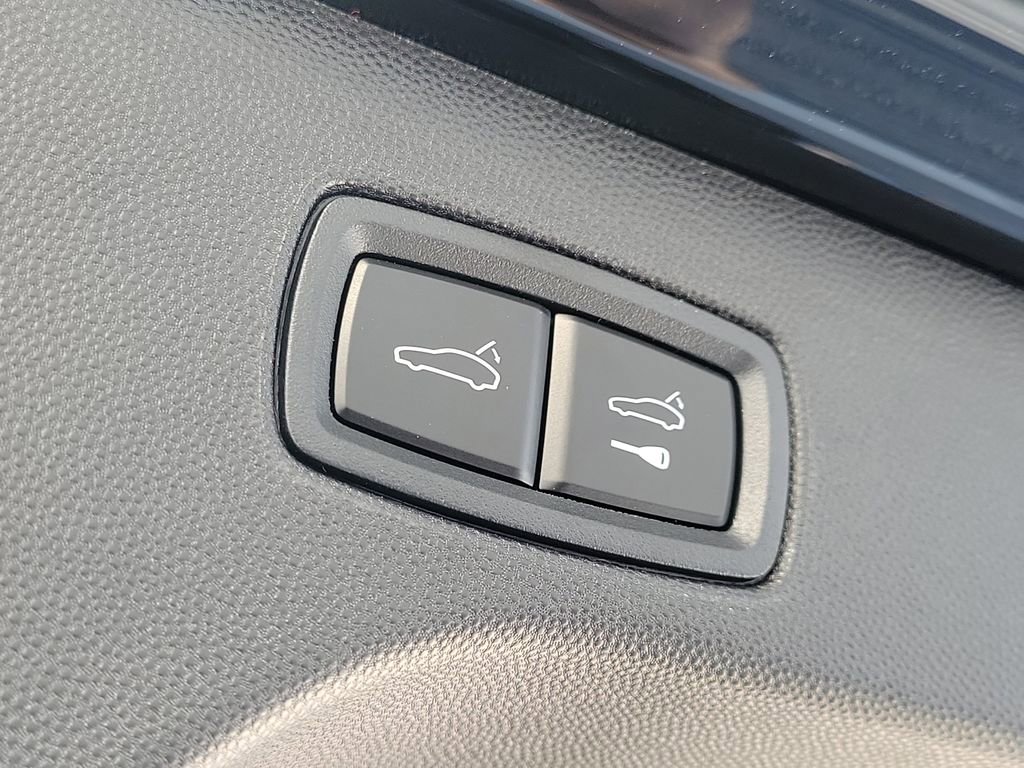 New 2026 Porsche Macan 4S Electric image 18