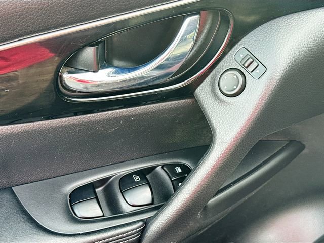 Used 2017 Nissan Rogue Sport SL image 20