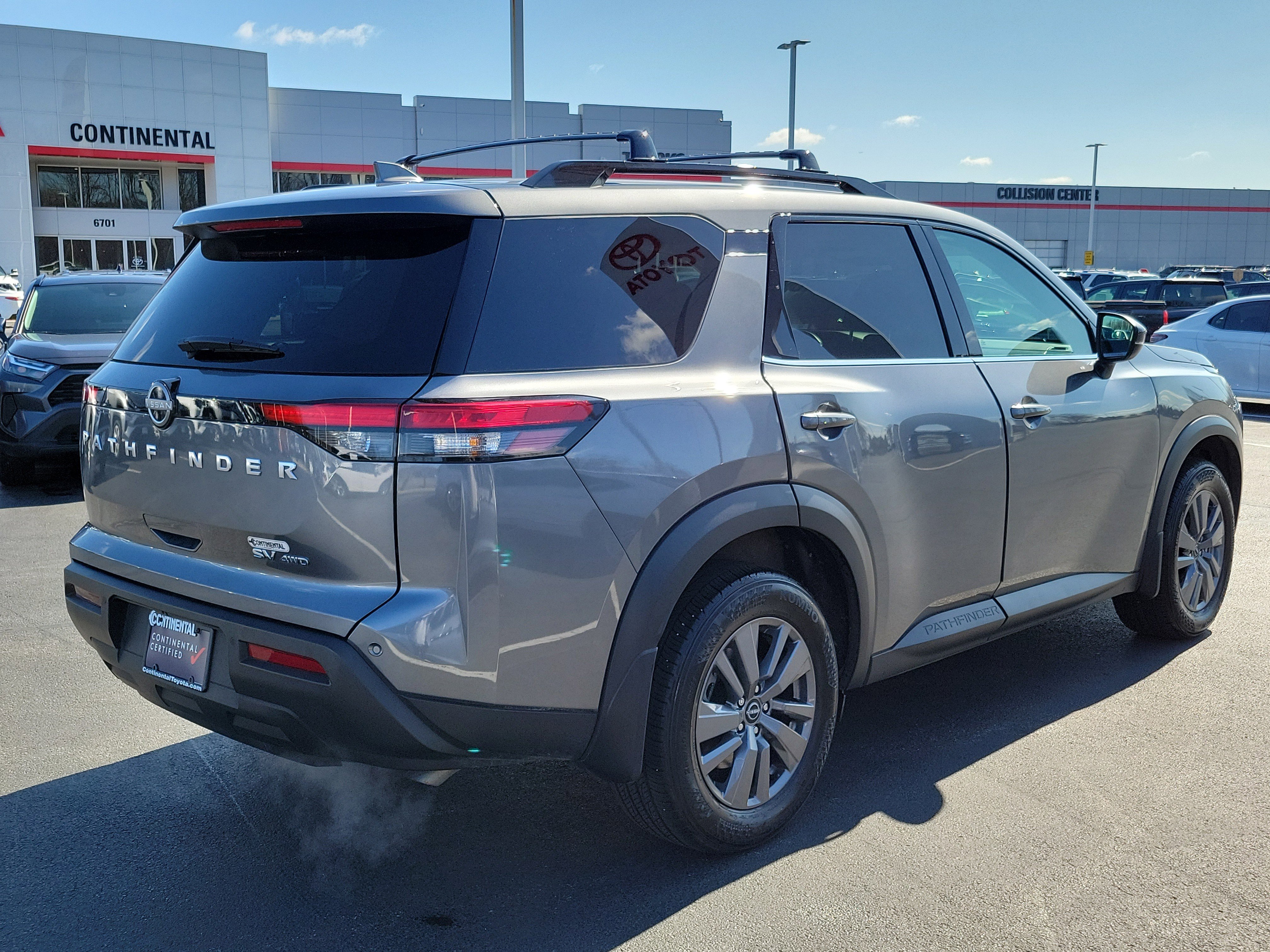 Used 2024 Nissan Pathfinder SV image 5