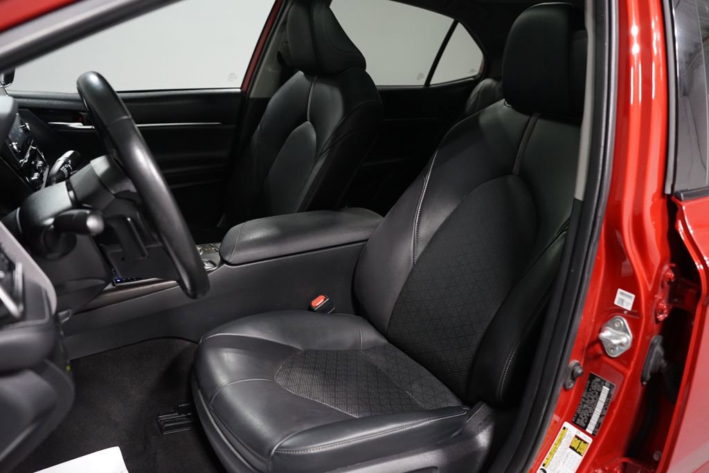 Used 2022 Toyota Camry XSE image 28