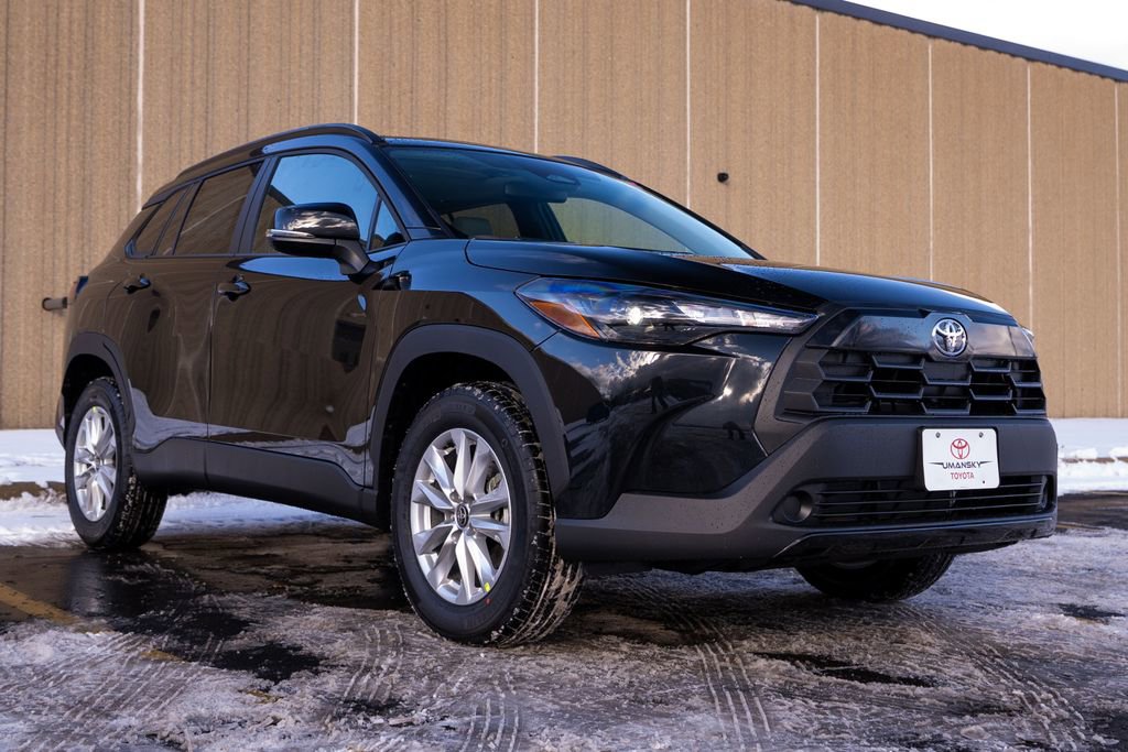 New 2026 Toyota Corolla Cross LE w/ Moonroof Package image 2