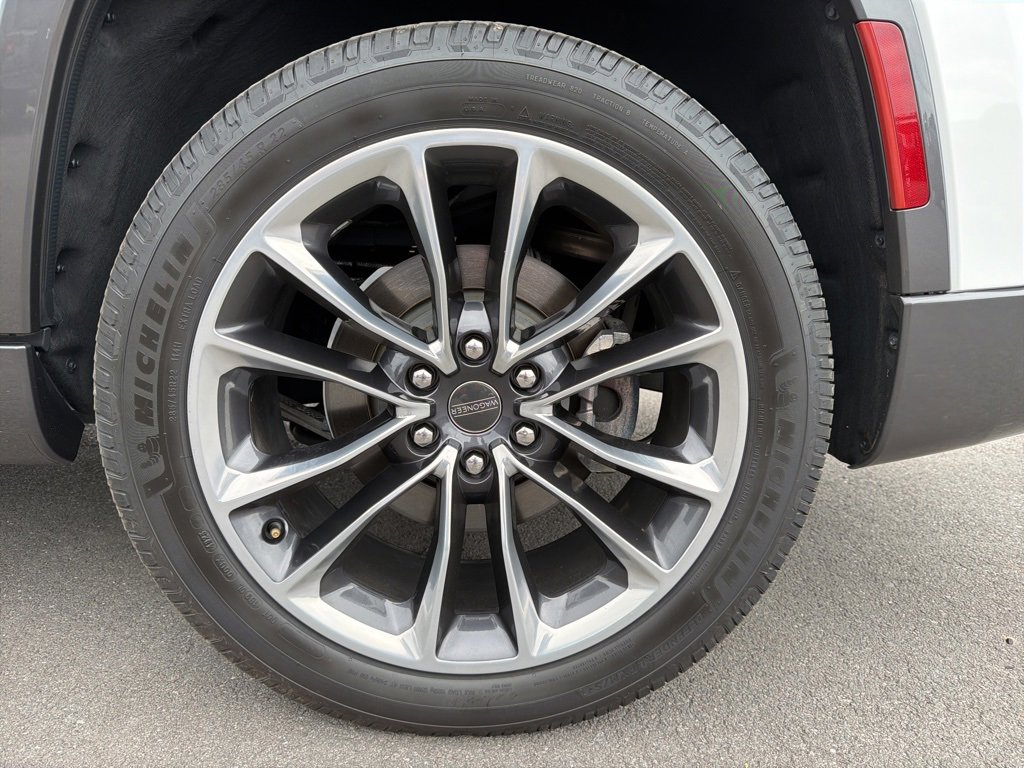 Used 2022 Jeep Wagoneer Series III w/ Premium Group I image 16