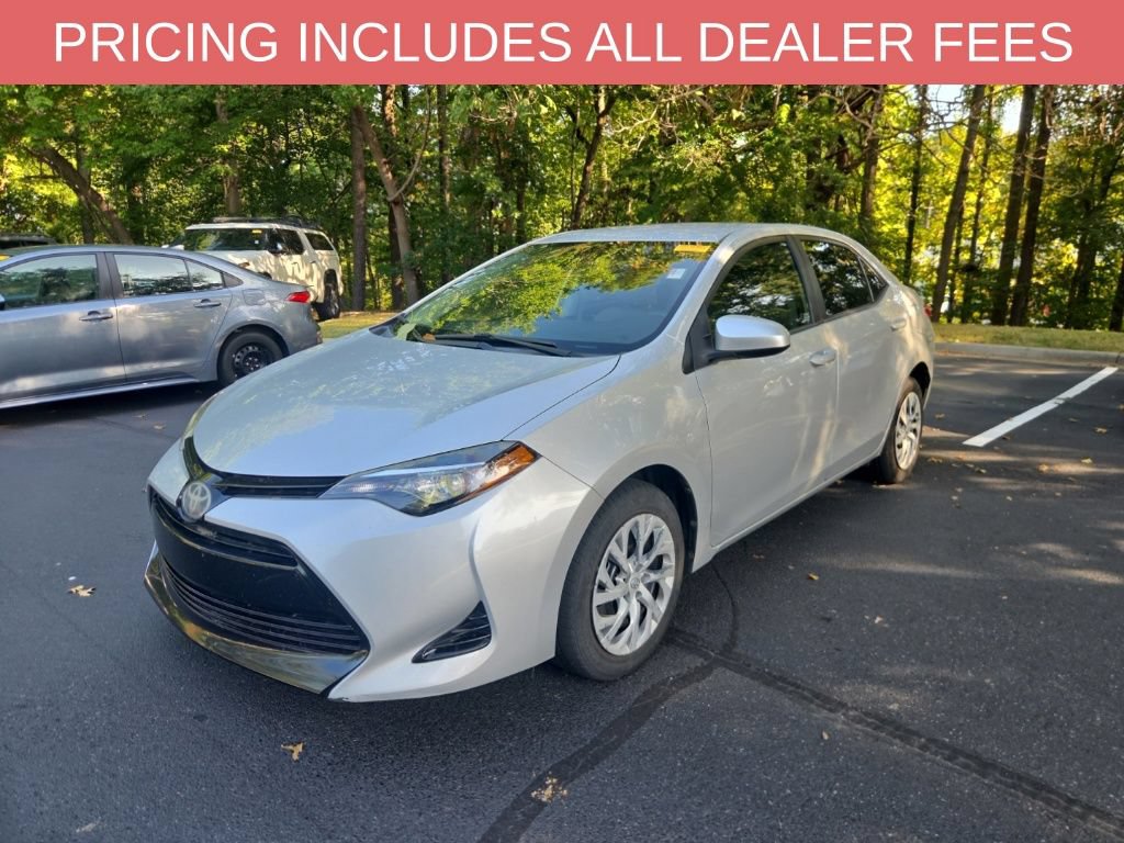 Used 2017 Toyota Corolla LE w/ Carpet Mat Package (TMS) FWD image 3