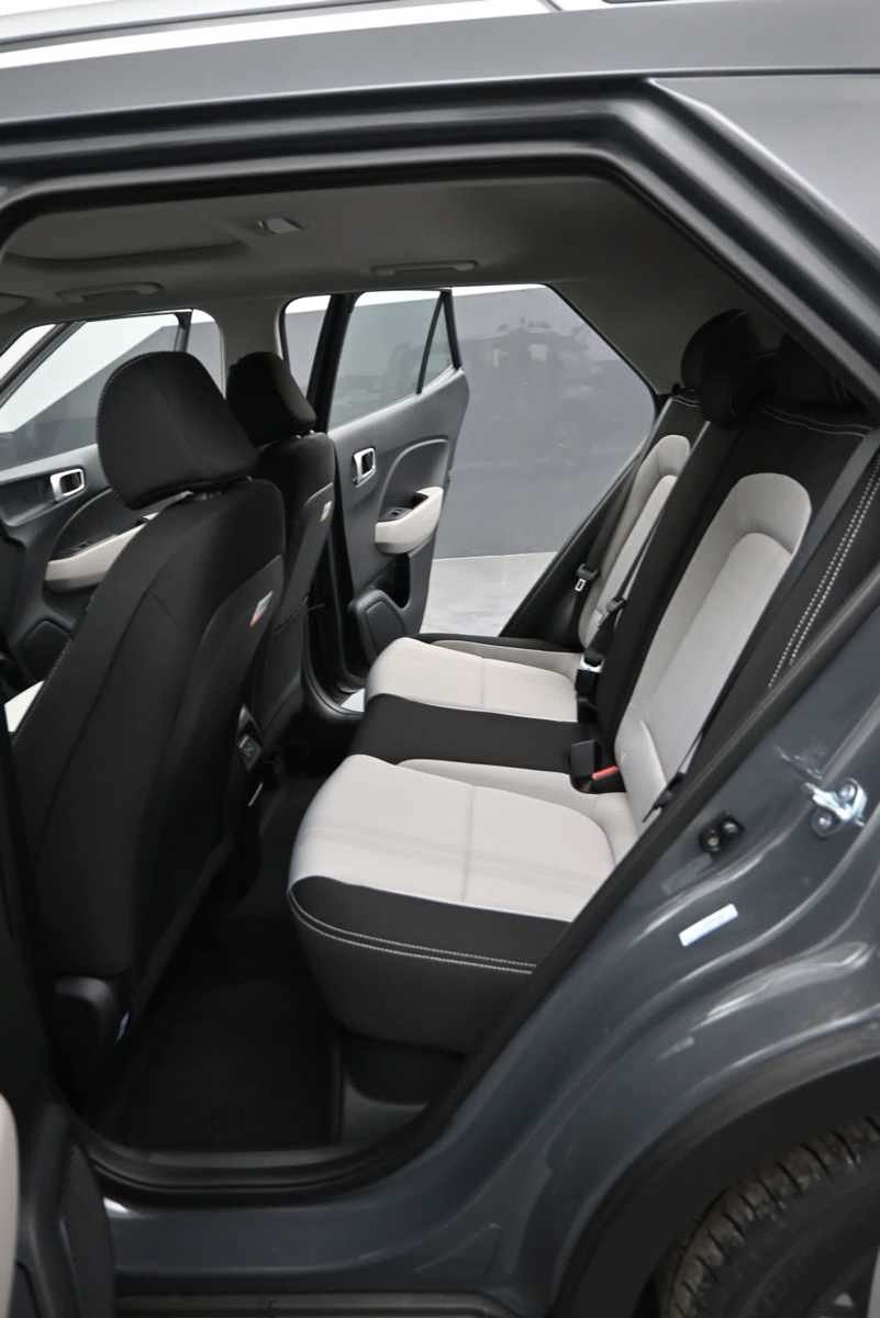 New 2026 Hyundai Venue SEL FWD image 15