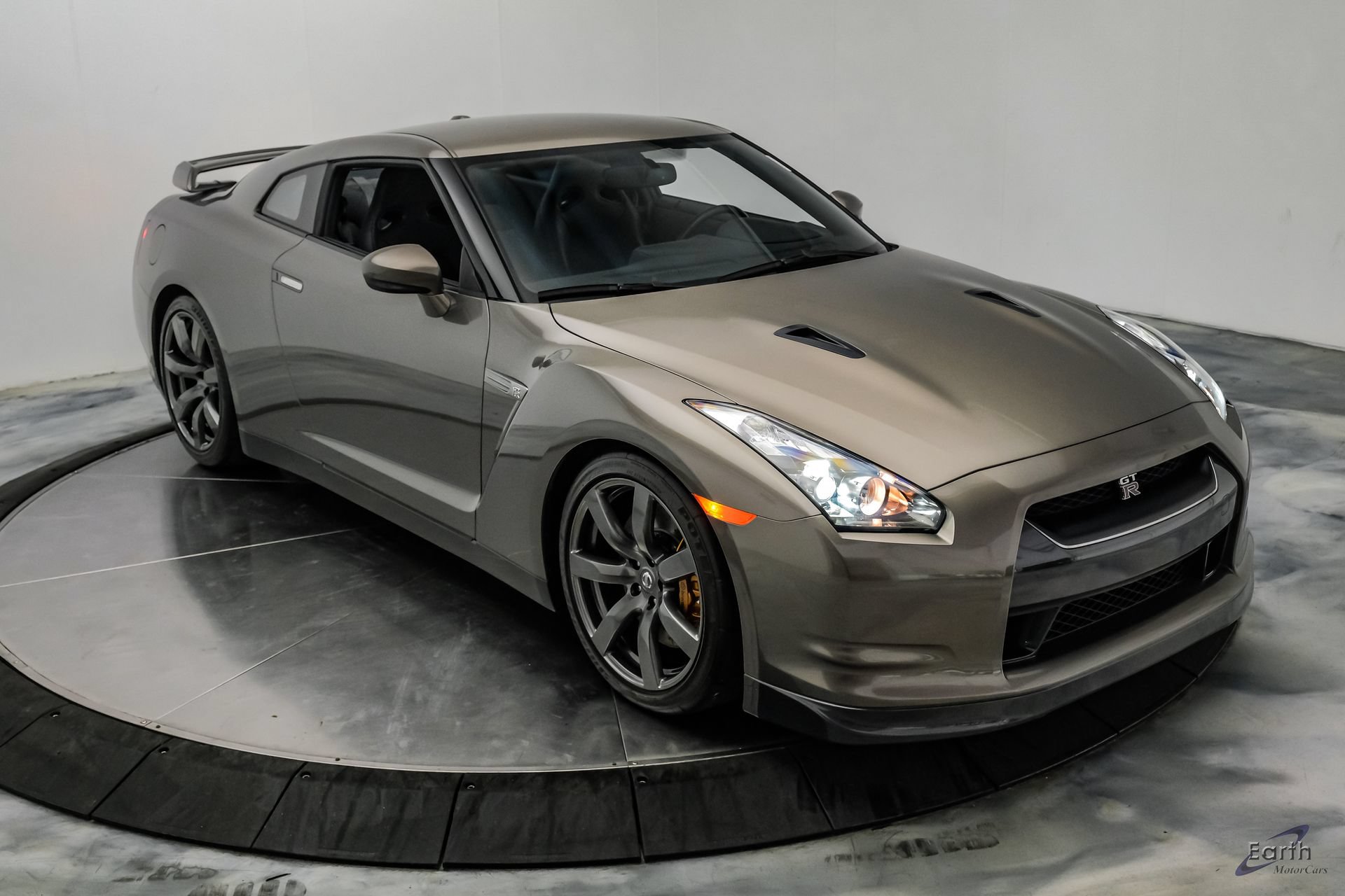 Used 2009 Nissan GT-R Premium AWD/4WD image 34
