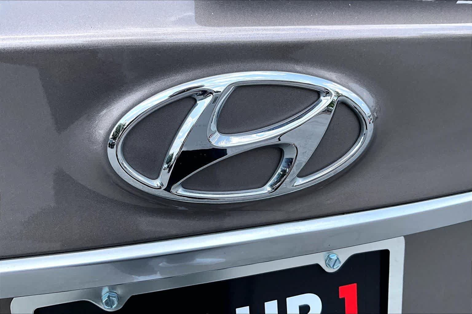Used 2020 Hyundai Santa Fe SEL FWD image 10