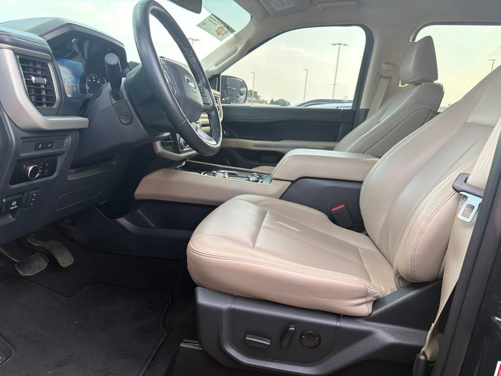 Used 2023 Ford Expedition XLT AWD/4WD image 9