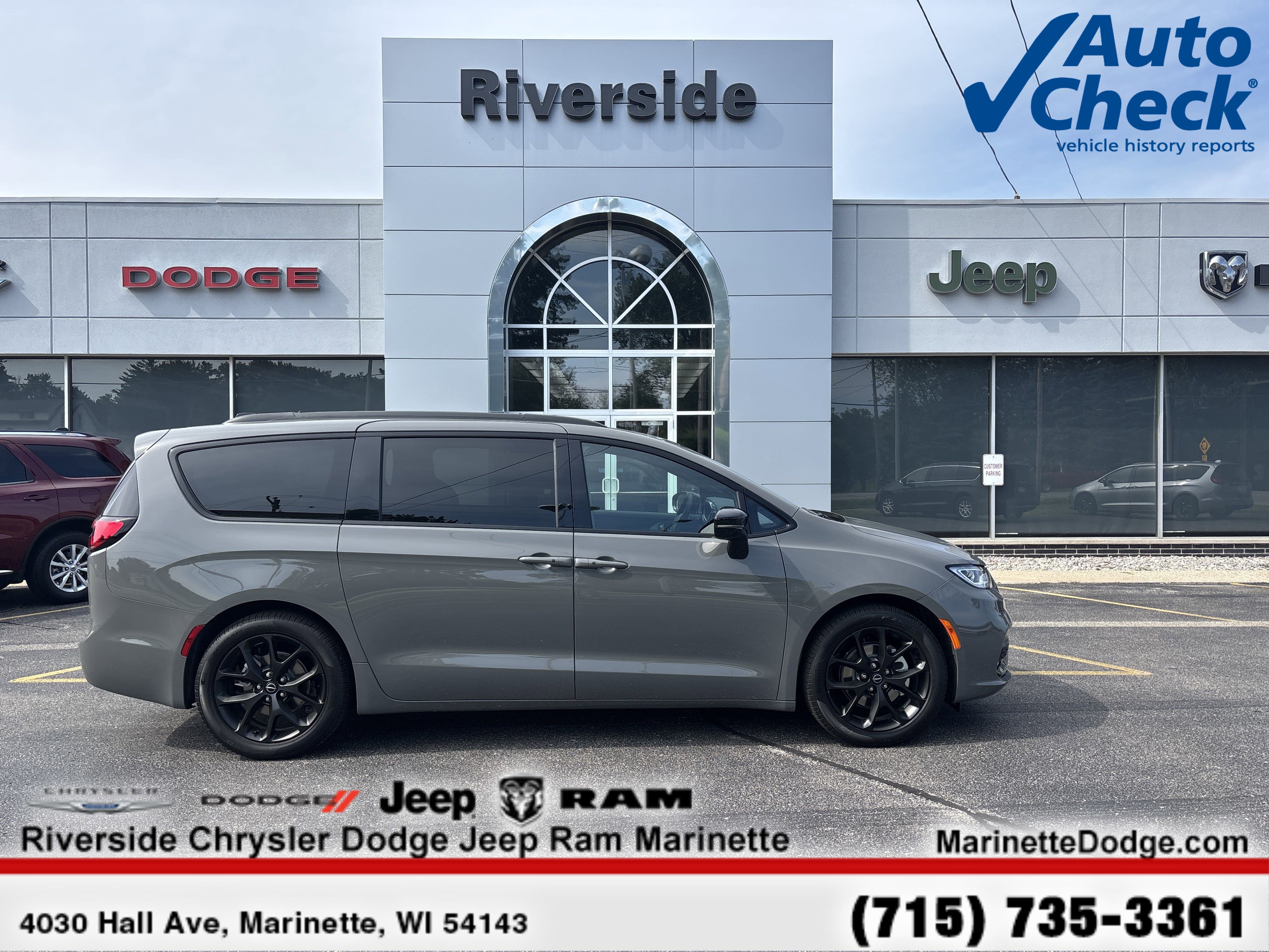 New 2025 Chrysler Pacifica Limited w/ Trailer Tow Group image 1