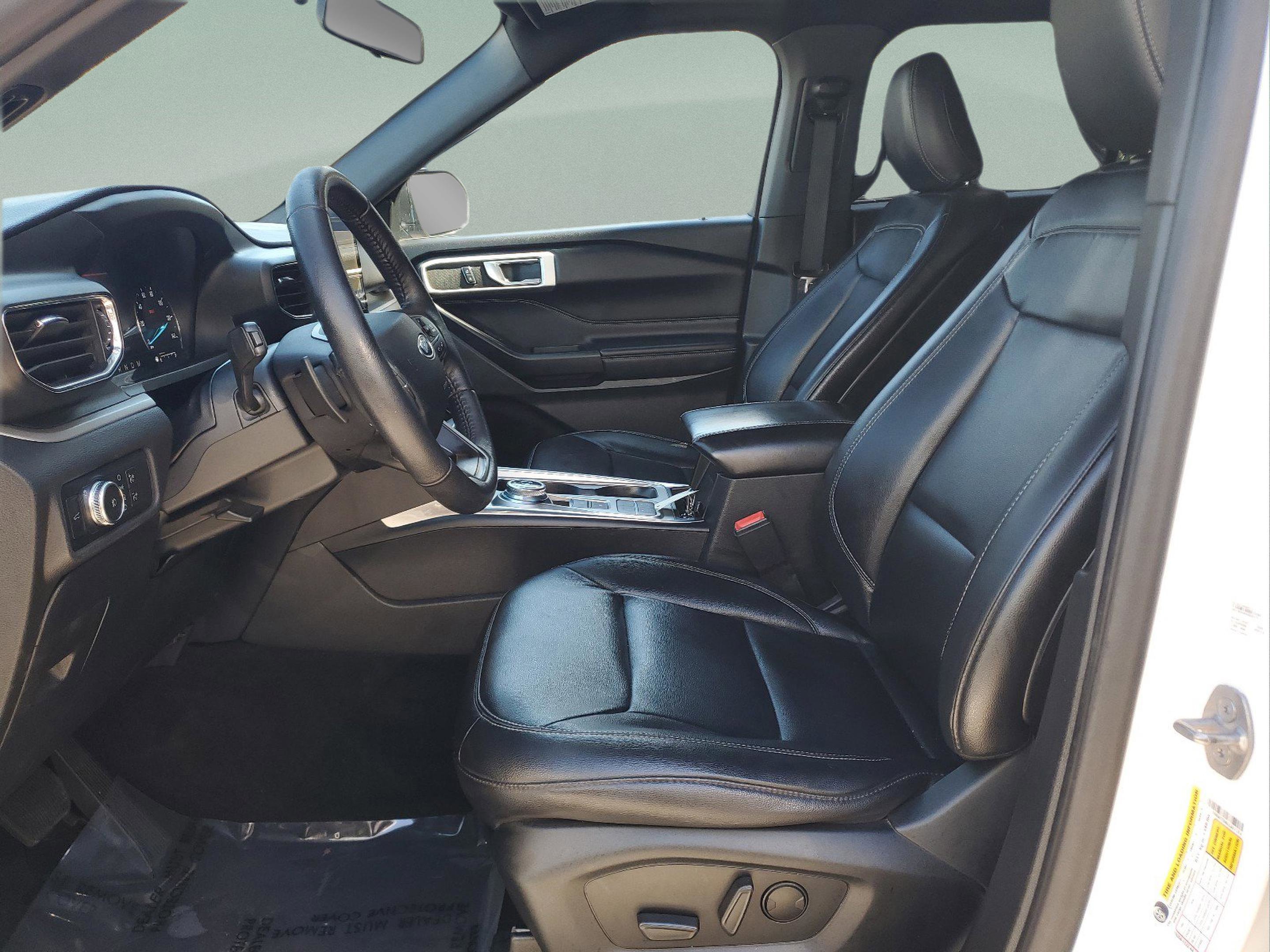 Used 2020 Ford Explorer XLT w/ Equipment Group 202A image 21