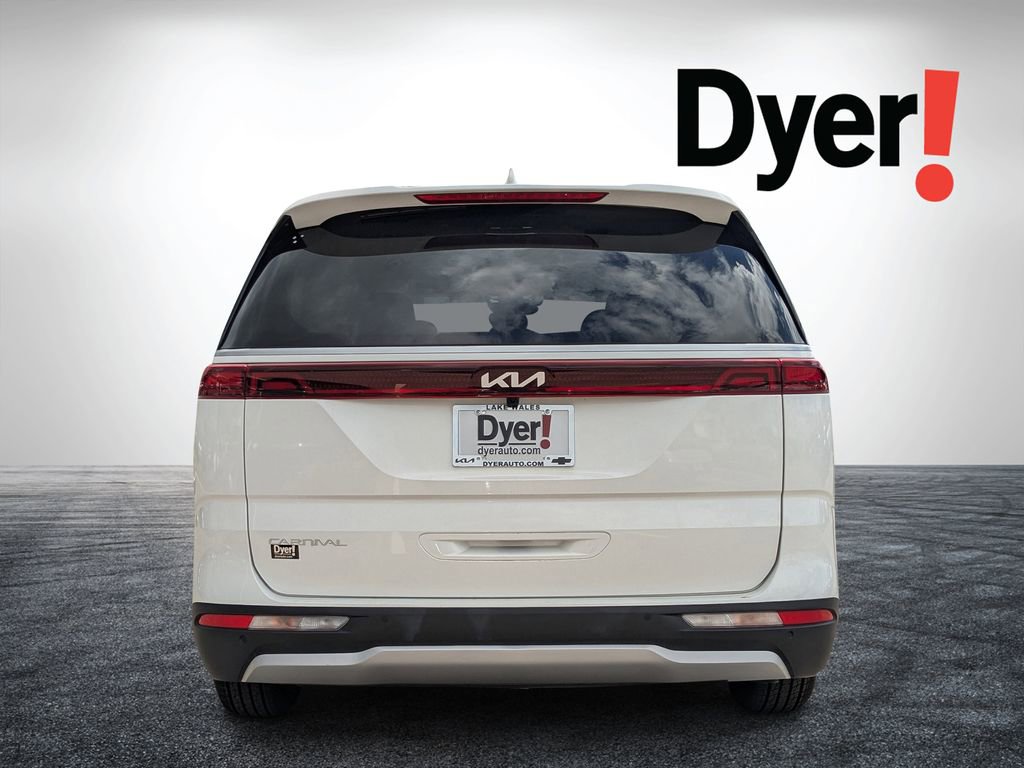 Used 2024 Kia Carnival LX image 4