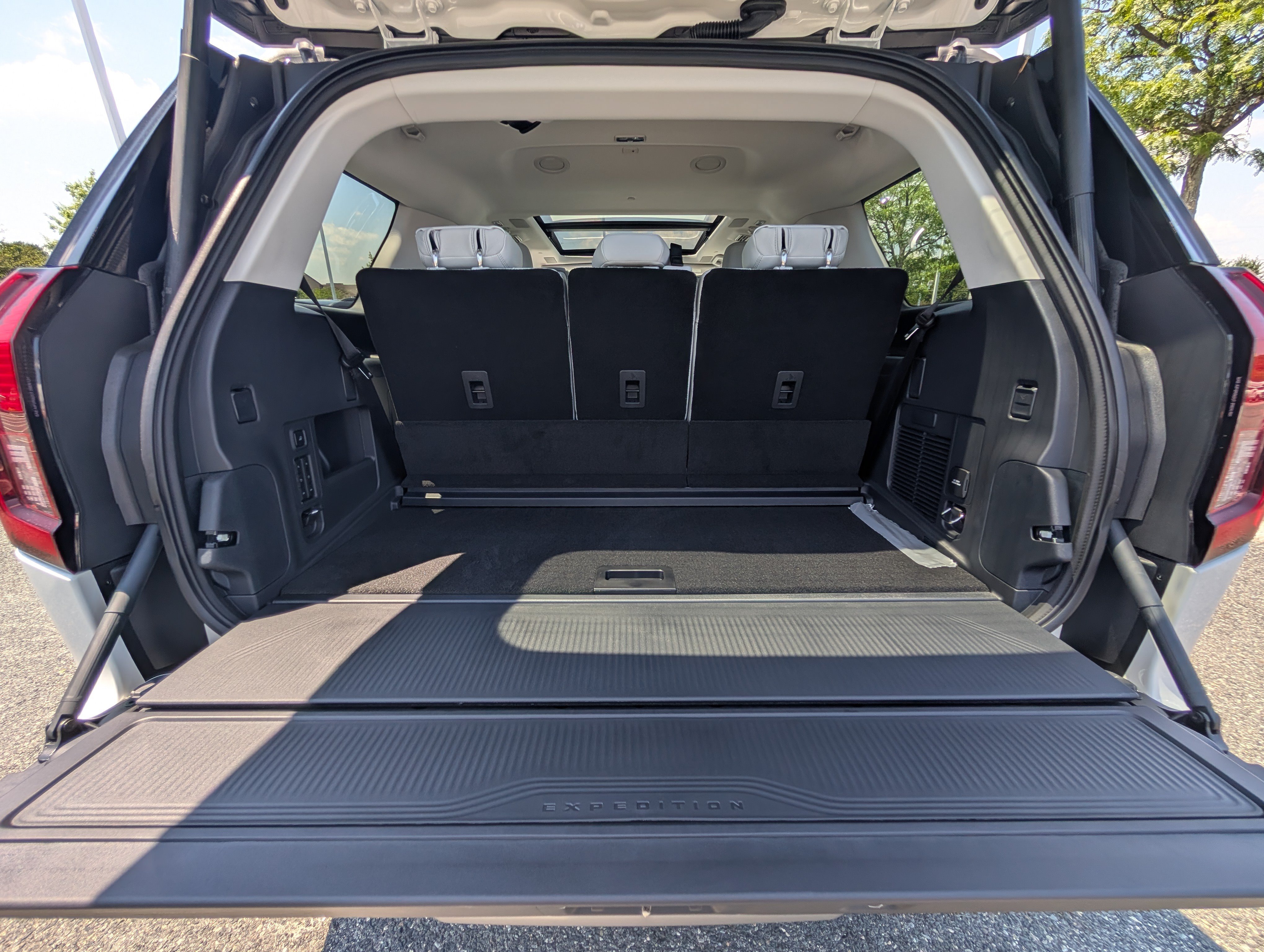 New 2026 Ford Expedition Platinum w/ Platinum Ultimate Package AWD/4WD image 10