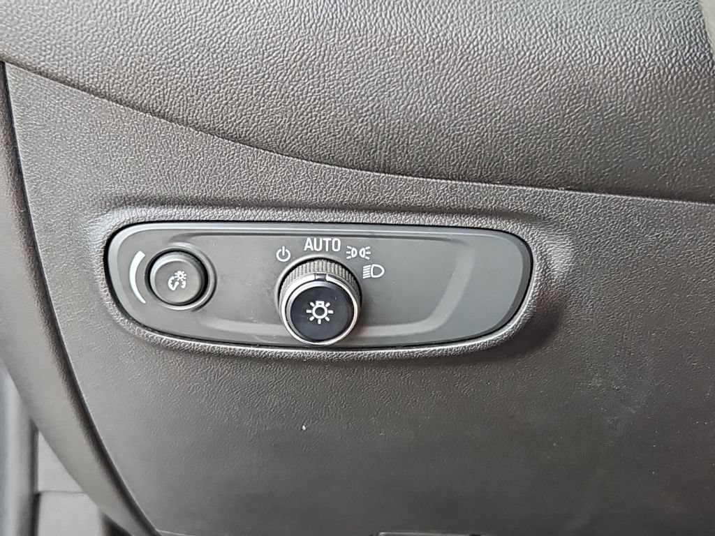 Used 2022 Chevrolet Equinox LT FWD image 14