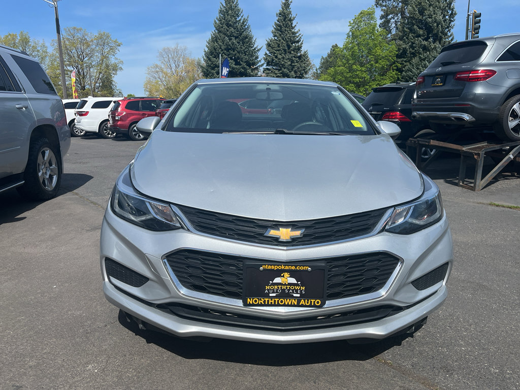 Used 2017 Chevrolet Cruze LT w/ Convenience Package FWD image 10