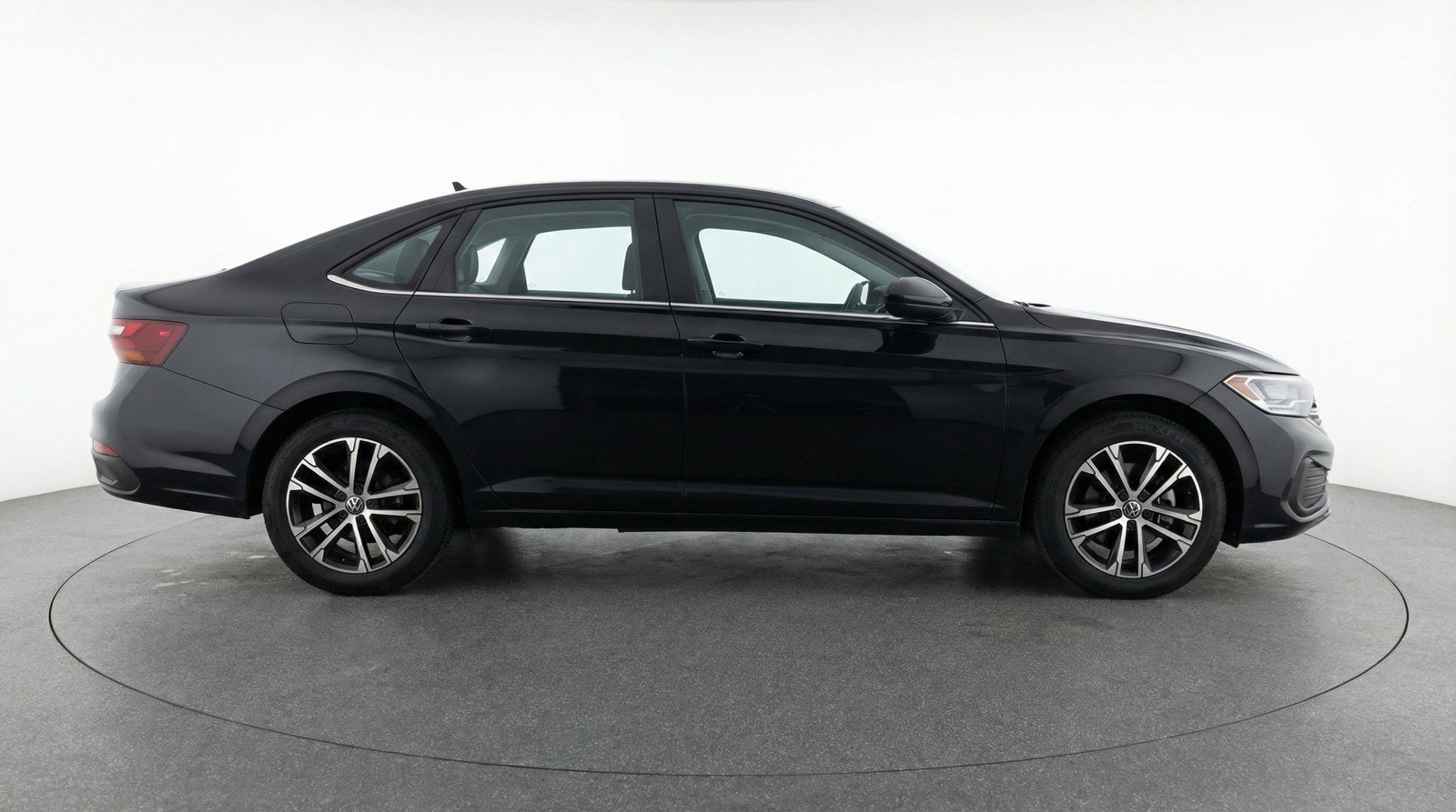 Used 2025 Volkswagen Jetta Sport image 11