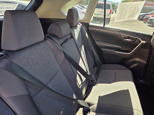 Used 2020 Toyota RAV4 XLE w/ Convenience Package AWD/4WD image 12