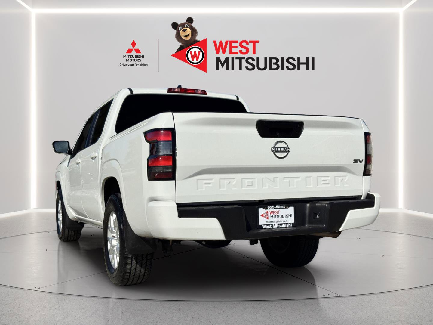 Used 2022 Nissan Frontier SV image 3