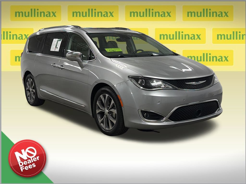 Used 2019 Chrysler Pacifica Limited w/ Tire & Wheel Group FWD image 1
