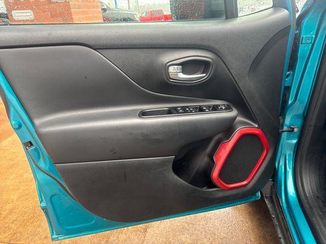 Used 2020 Jeep Renegade Trailhawk w/ Premium Leather Group image 14