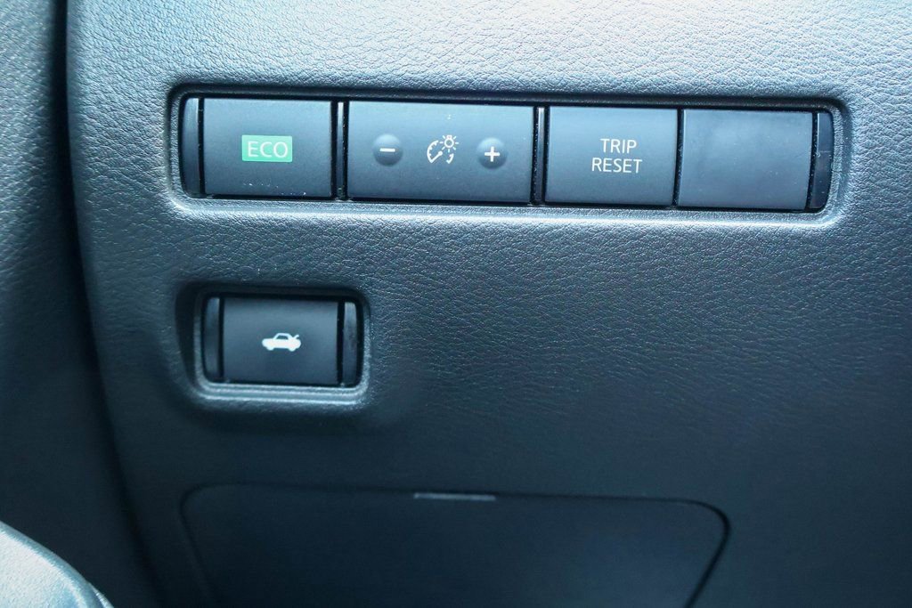 Used 2023 Nissan Sentra SV image 17