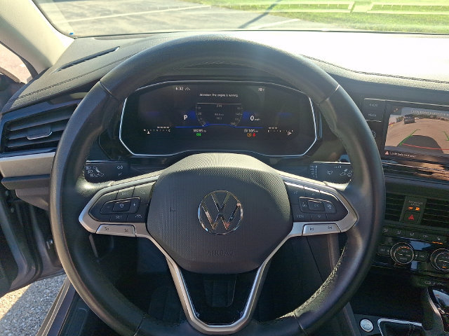 Used 2024 Volkswagen Jetta SE FWD image 18