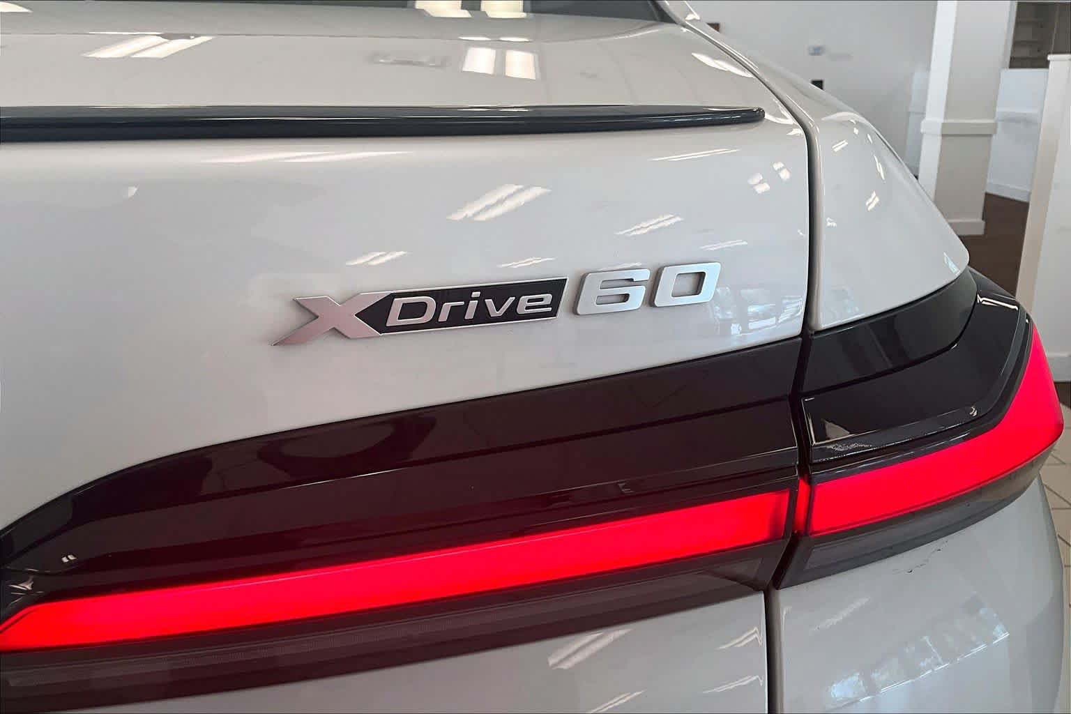 Used 2025 BMW i7 xDrive60 AWD/4WD image 29