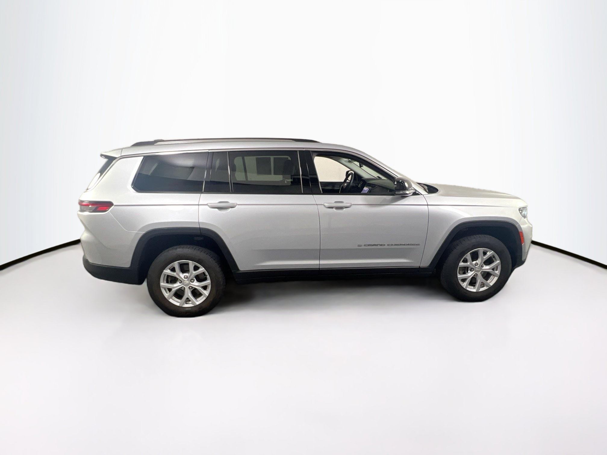 Used 2024 Jeep Grand Cherokee L Limited AWD/4WD image 4