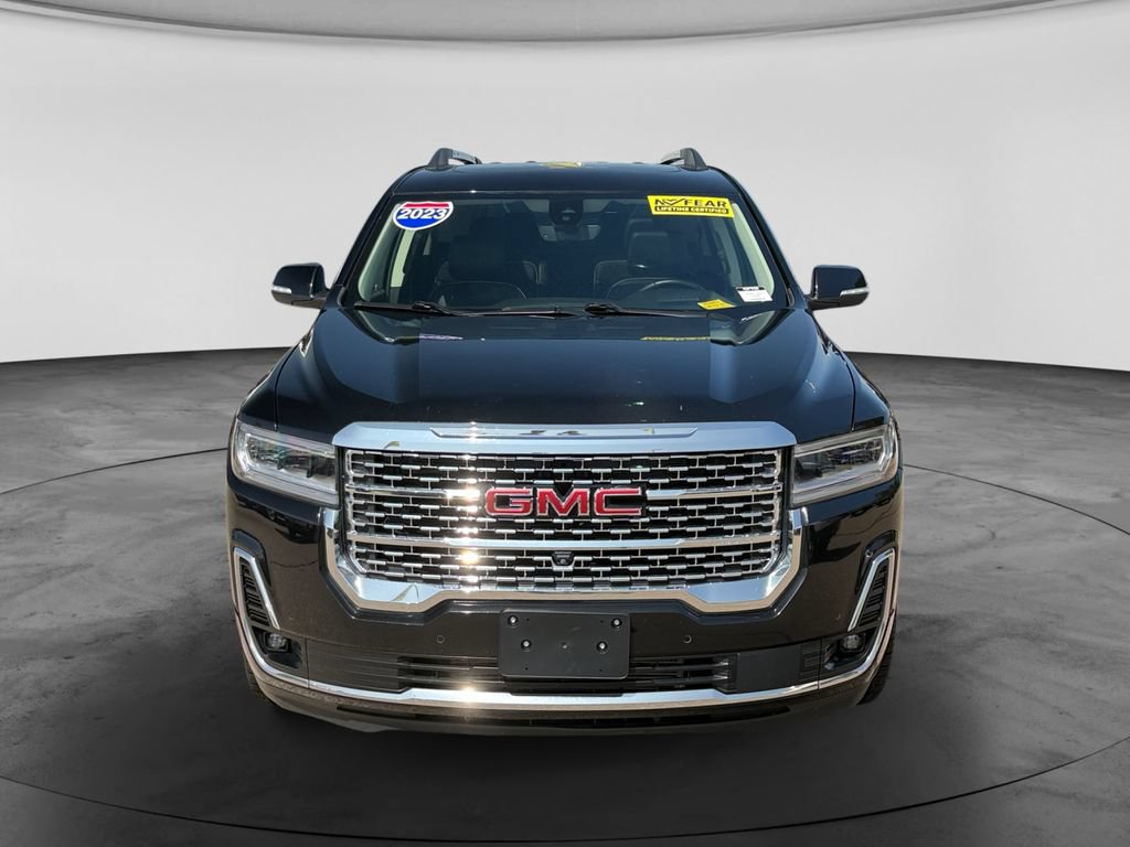 Used 2023 GMC Acadia Denali w/ Denali Technology Package AWD/4WD image 3