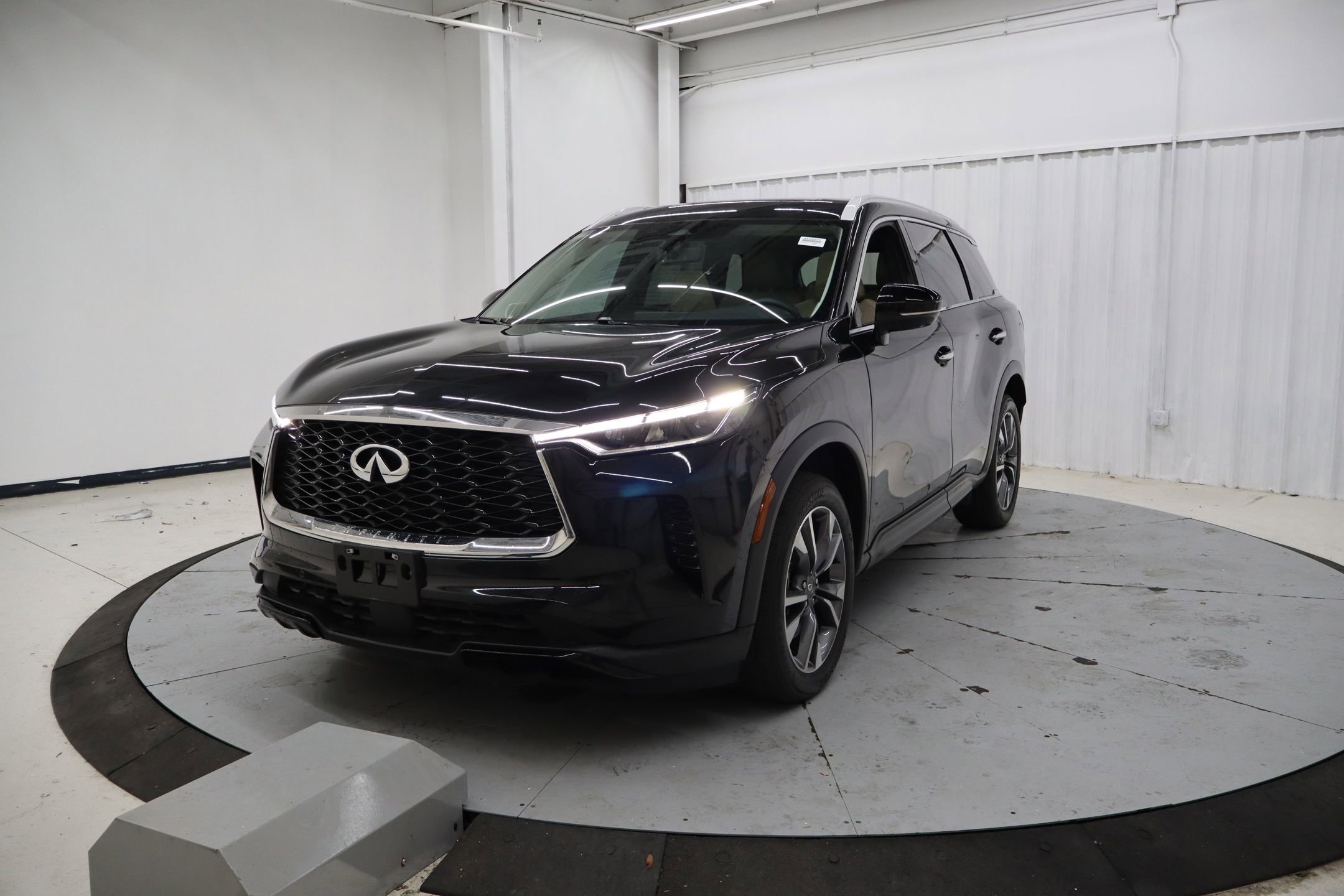 Used 2023 INFINITI QX60 Luxe w/ Performance Audio Package image 10