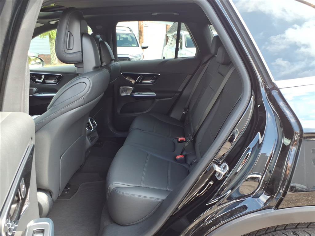 Used 2026 Mercedes-Benz GLC 300 4MATIC image 12